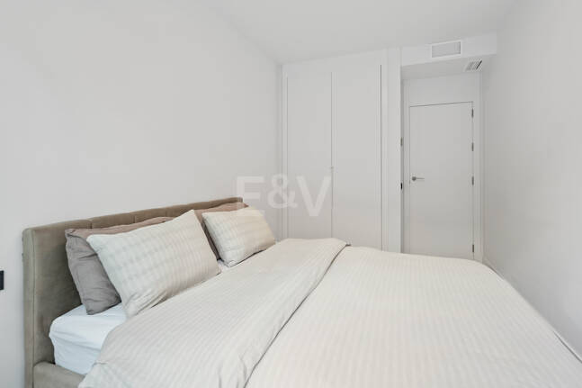 Apartamento Contemporáneo de 3 Dormitorios con Espectacular Terraza y Vistas al Mar en MedBlue, Altos de los Monteros