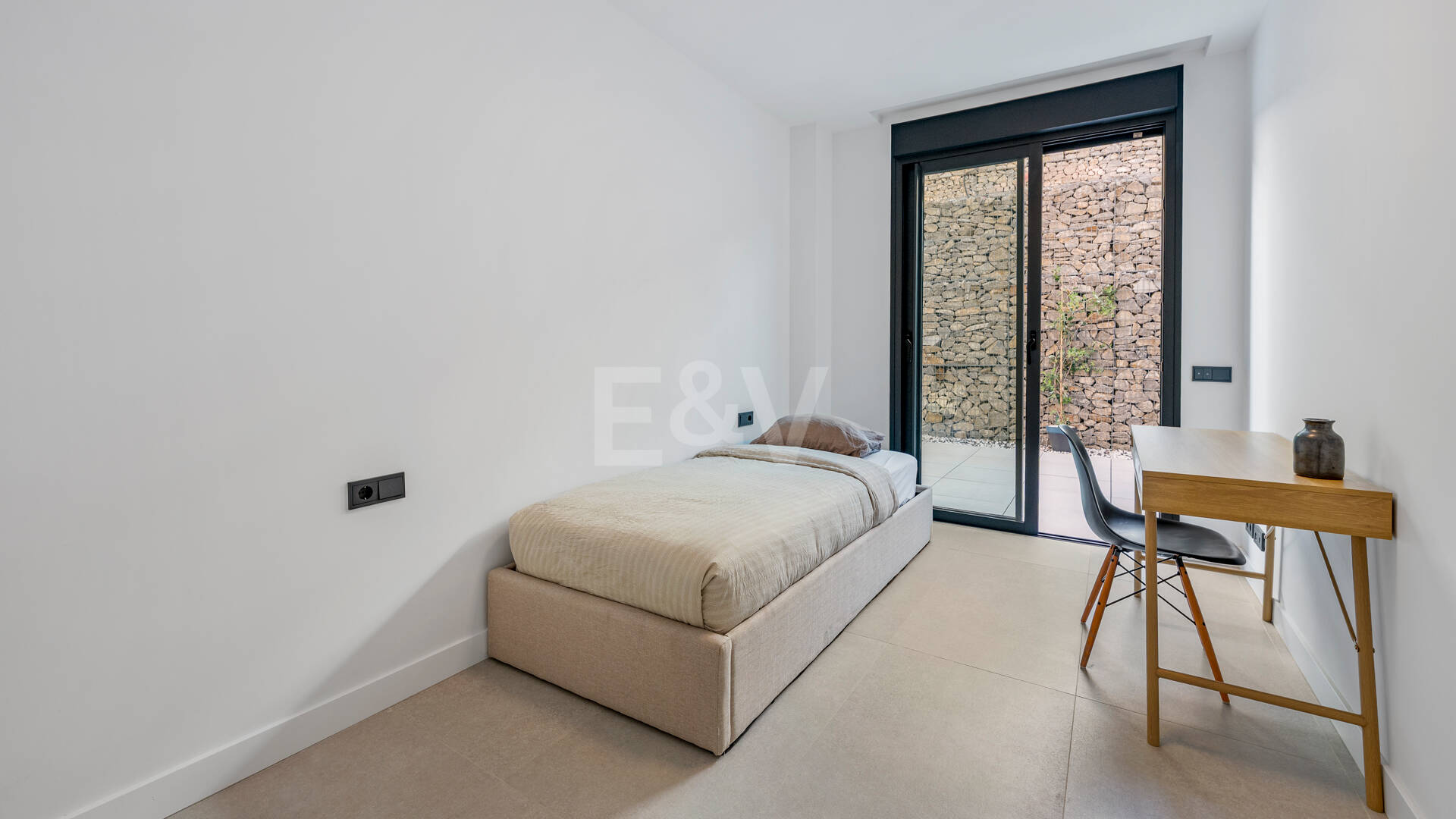Apartamento Contemporáneo de 3 Dormitorios con Espectacular Terraza y Vistas al Mar en MedBlue, Altos de los Monteros