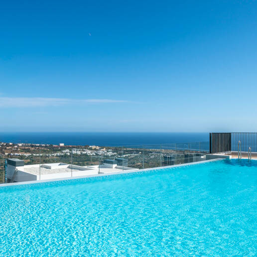 Apartamento Contemporáneo de 3 Dormitorios con Espectacular Terraza y Vistas al Mar en MedBlue, Altos de los Monteros