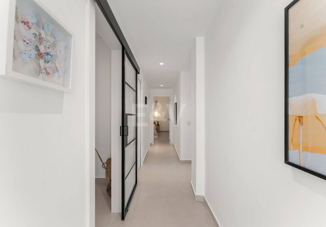 Skandy-Stil-Apartment mit Touristenlizenz und Meerblick von der Dachterrasse in Aldea Blanca, Nueva Andalucía