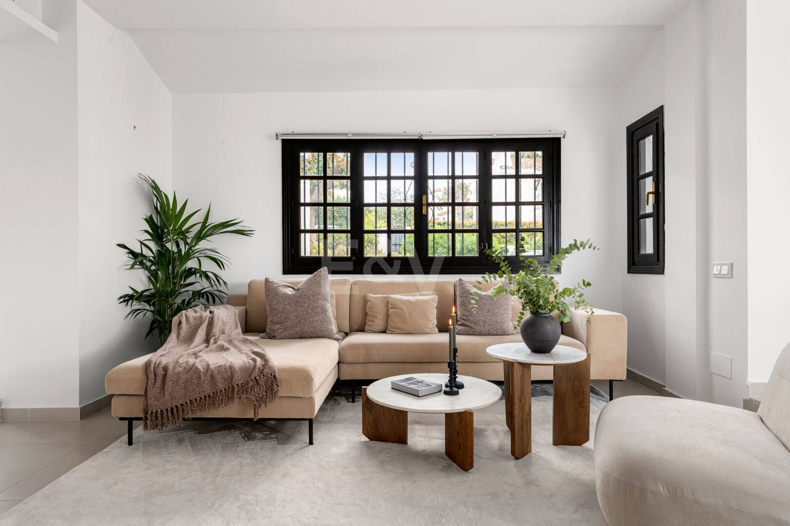 Skandy-Stil-Apartment mit Touristenlizenz und Meerblick von der Dachterrasse in Aldea Blanca, Nueva Andalucía