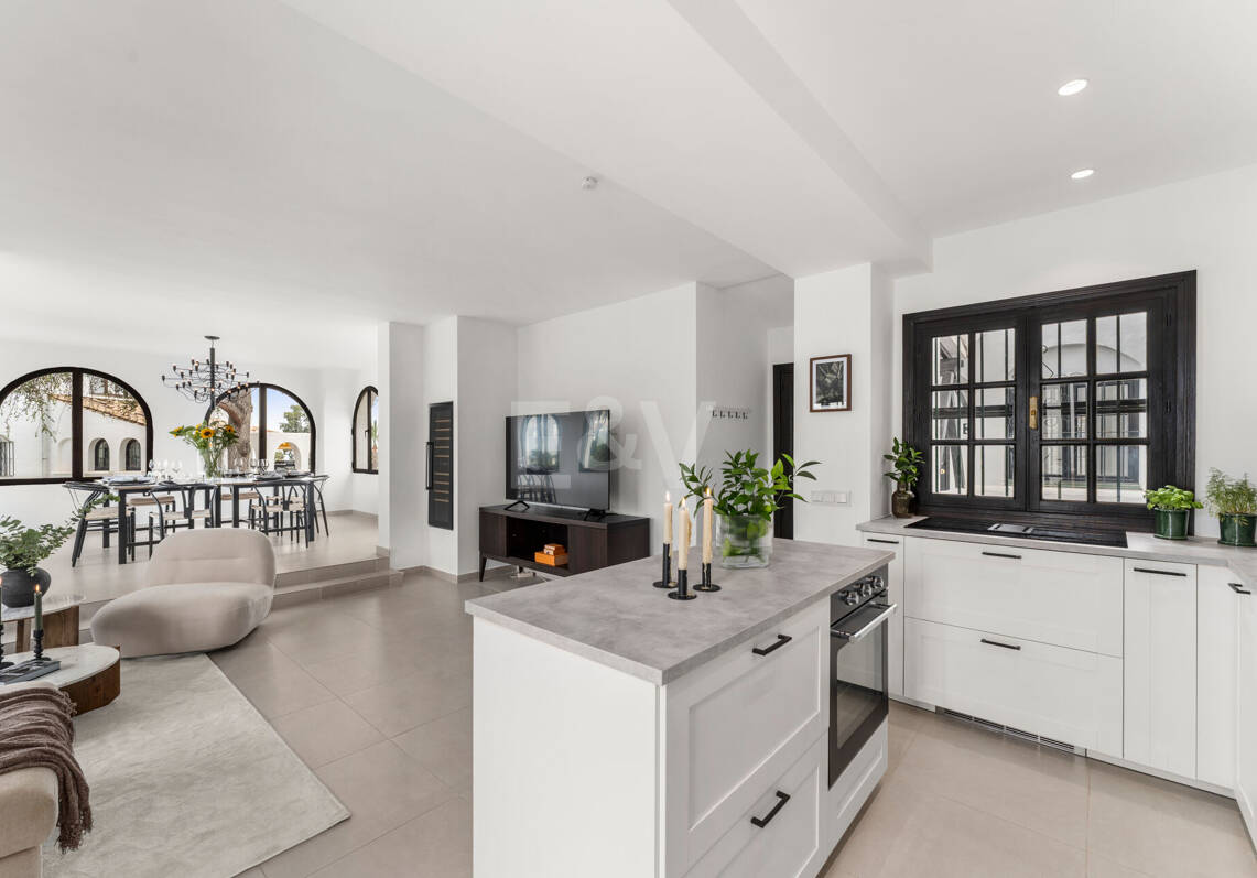 Skandy-Stil-Apartment mit Touristenlizenz und Meerblick von der Dachterrasse in Aldea Blanca, Nueva Andalucía