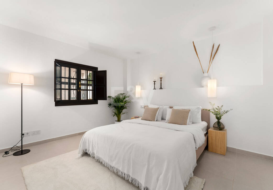 Skandy-Stil-Apartment mit Touristenlizenz und Meerblick von der Dachterrasse in Aldea Blanca, Nueva Andalucía