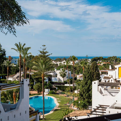 Skandy-Stil-Apartment mit Touristenlizenz und Meerblick von der Dachterrasse in Aldea Blanca, Nueva Andalucía