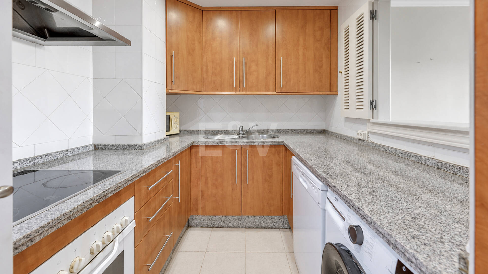 Apartment with sea views in Elviria-Marbella