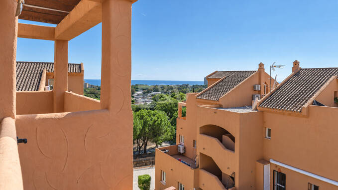 Apartment with sea views in Elviria-Marbella
