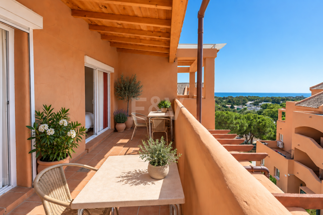 Apartment with sea views in Elviria-Marbella