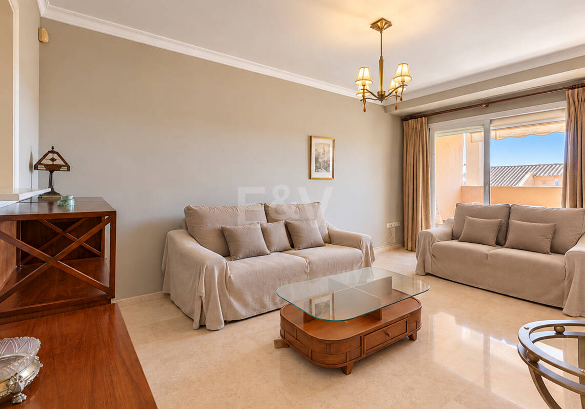 Apartment with sea views in Elviria-Marbella