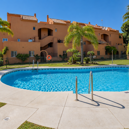 Apartment with sea views in Elviria-Marbella
