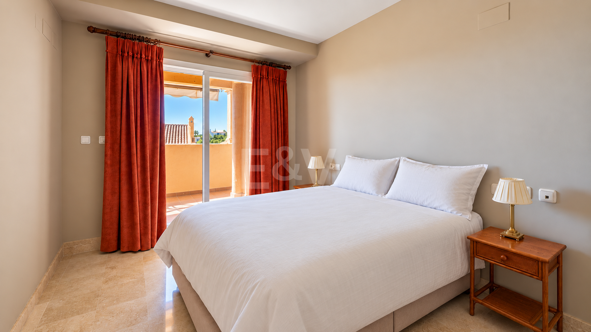 Apartment with sea views in Elviria-Marbella