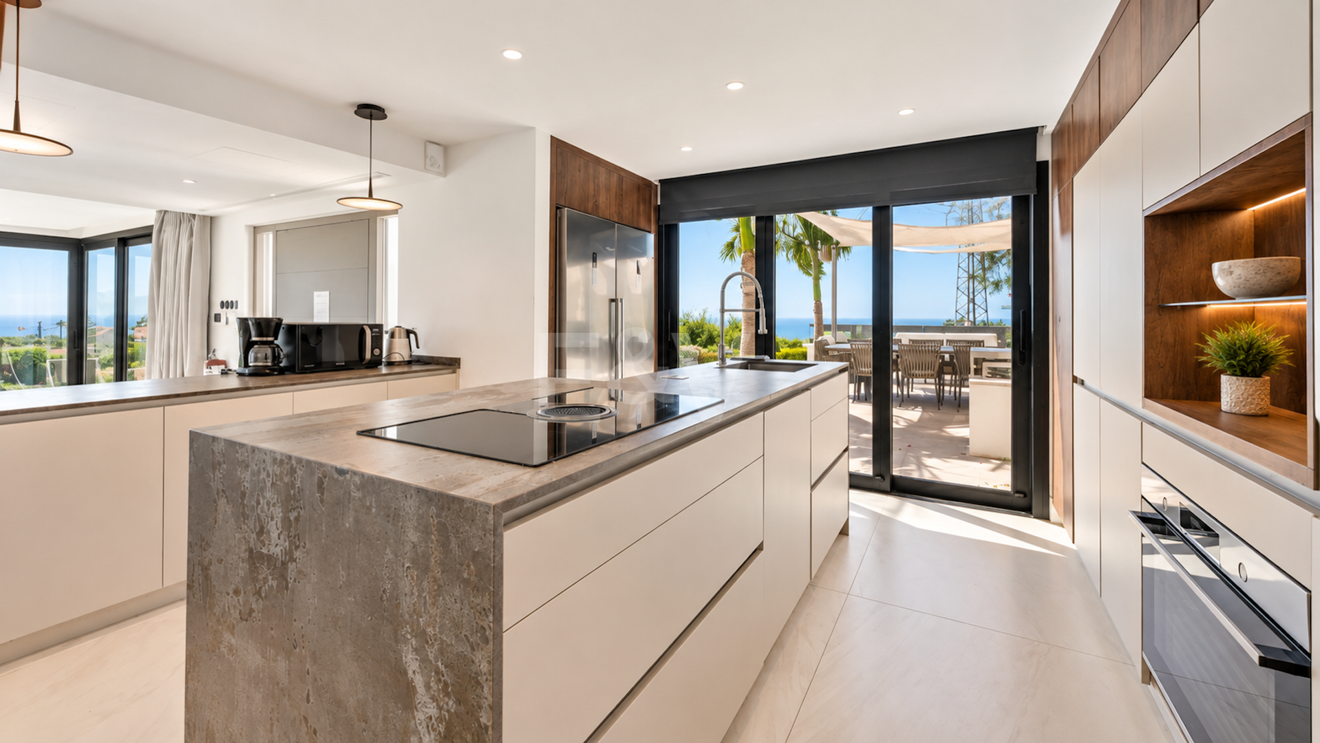 Luksusowa 7-sypialna willa z panoramicznymi widokiem na morze w Elvirii, Marbella