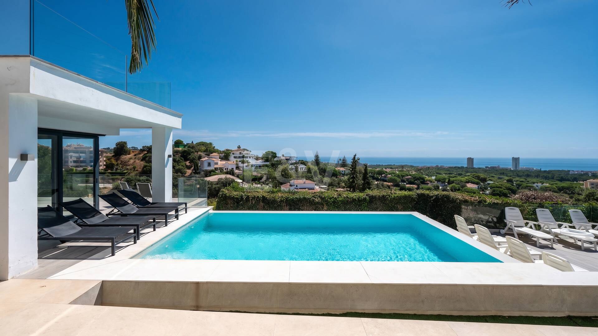 Luksusowa 7-sypialna willa z panoramicznymi widokiem na morze w Elvirii, Marbella