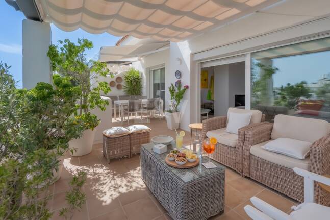 Penthouse Duplex avec vue panoramique imprenable sur la mer en communauté fermée à Nueva Andalucía