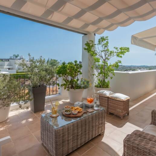 Penthouse Duplex avec vue panoramique imprenable sur la mer en communauté fermée à Nueva Andalucía