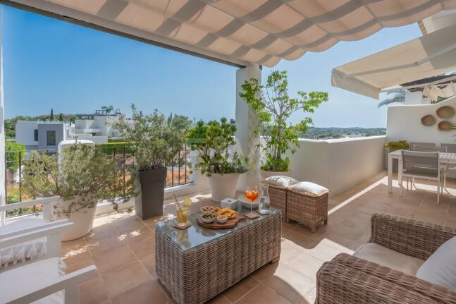 Penthouse Duplex avec vue panoramique imprenable sur la mer en communauté fermée à Nueva Andalucía