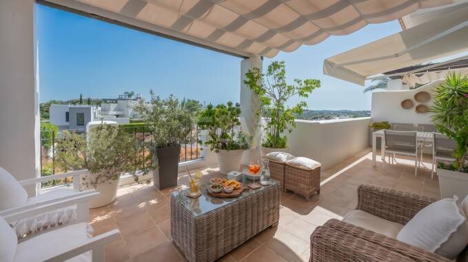 Penthouse Duplex avec vue panoramique imprenable sur la mer en communauté fermée à Nueva Andalucía