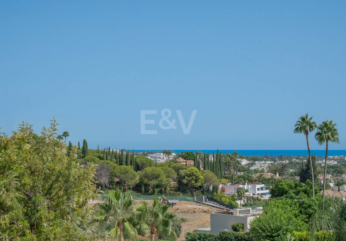 Penthouse Duplex avec vue panoramique imprenable sur la mer en communauté fermée à Nueva Andalucía