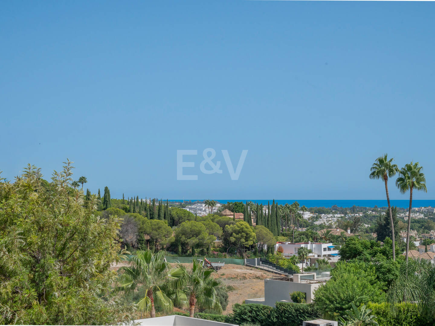 Penthouse Duplex avec vue panoramique imprenable sur la mer en communauté fermée à Nueva Andalucía