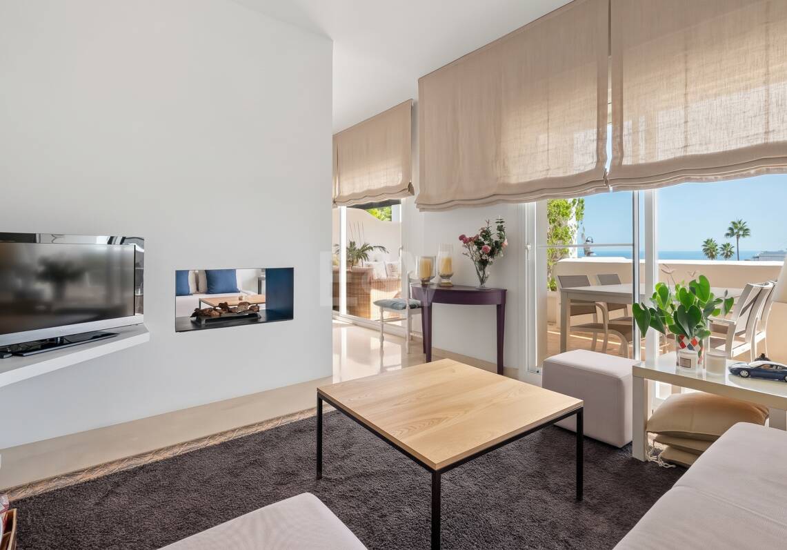 Penthouse Duplex avec vue panoramique imprenable sur la mer en communauté fermée à Nueva Andalucía