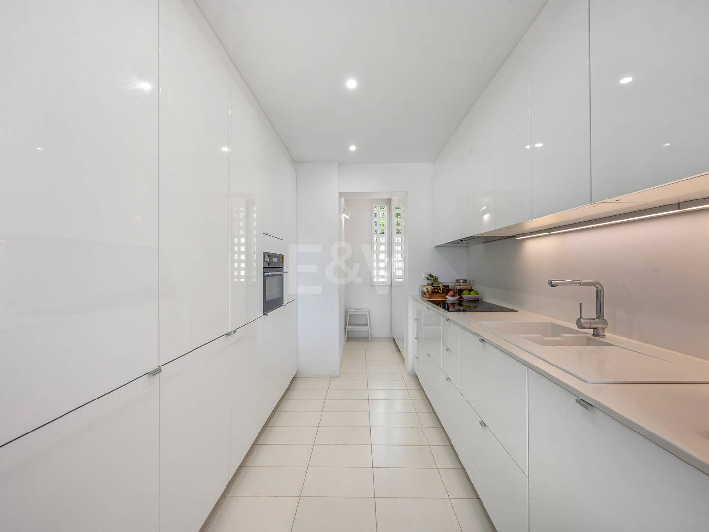 Penthouse Duplex avec vue panoramique imprenable sur la mer en communauté fermée à Nueva Andalucía