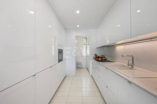 Penthouse Duplex avec vue panoramique imprenable sur la mer en communauté fermée à Nueva Andalucía