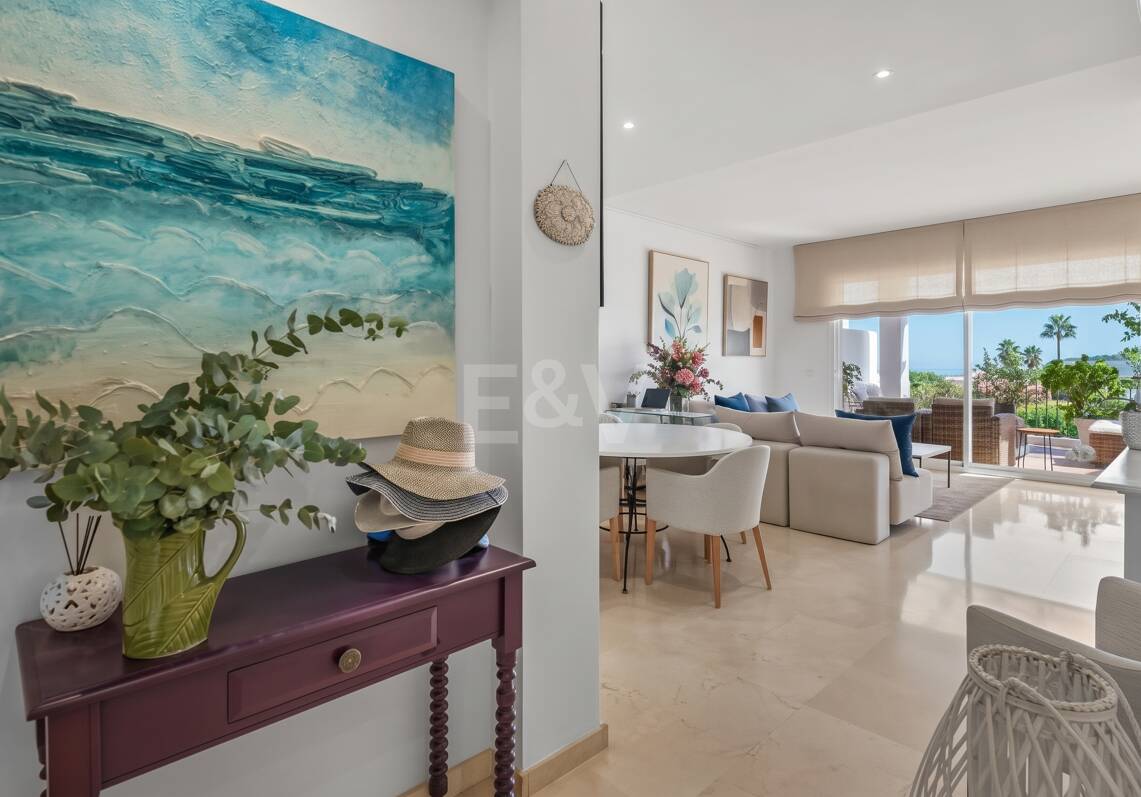 Penthouse Duplex avec vue panoramique imprenable sur la mer en communauté fermée à Nueva Andalucía