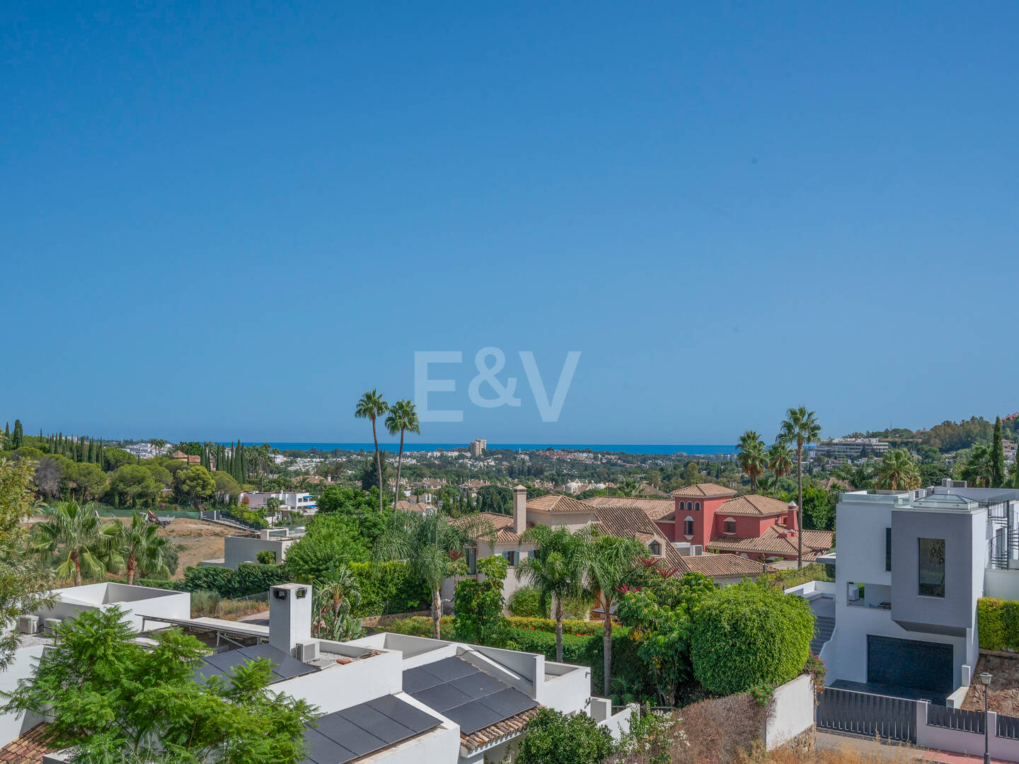 Penthouse Duplex avec vue panoramique imprenable sur la mer en communauté fermée à Nueva Andalucía