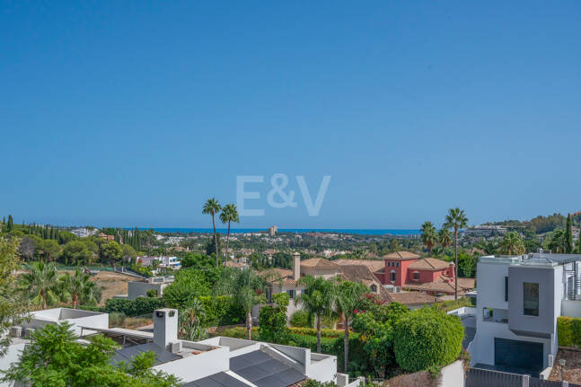 Penthouse Duplex avec vue panoramique imprenable sur la mer en communauté fermée à Nueva Andalucía