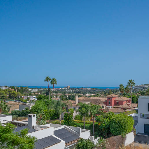 Penthouse Duplex avec vue panoramique imprenable sur la mer en communauté fermée à Nueva Andalucía