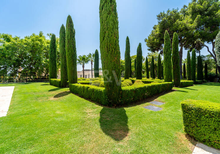 Wyjątkowy Palatial Estate z Grand Interior w Sierra Blanca, Marbella