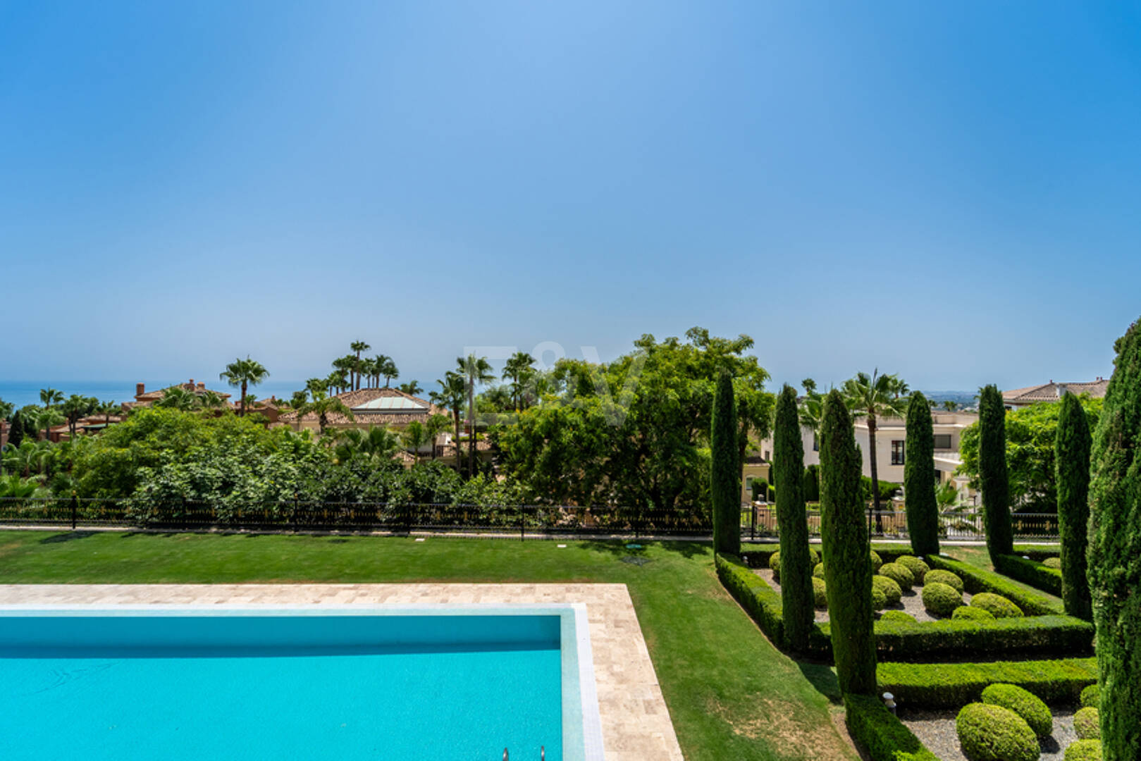 Wyjątkowy Palatial Estate z Grand Interior w Sierra Blanca, Marbella
