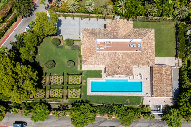 Wyjątkowy Palatial Estate z Grand Interior w Sierra Blanca, Marbella