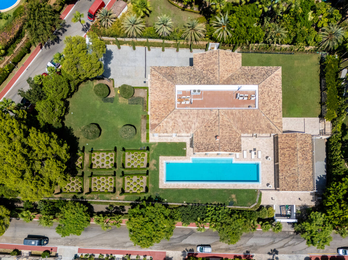 Wyjątkowy Palatial Estate z Grand Interior w Sierra Blanca, Marbella