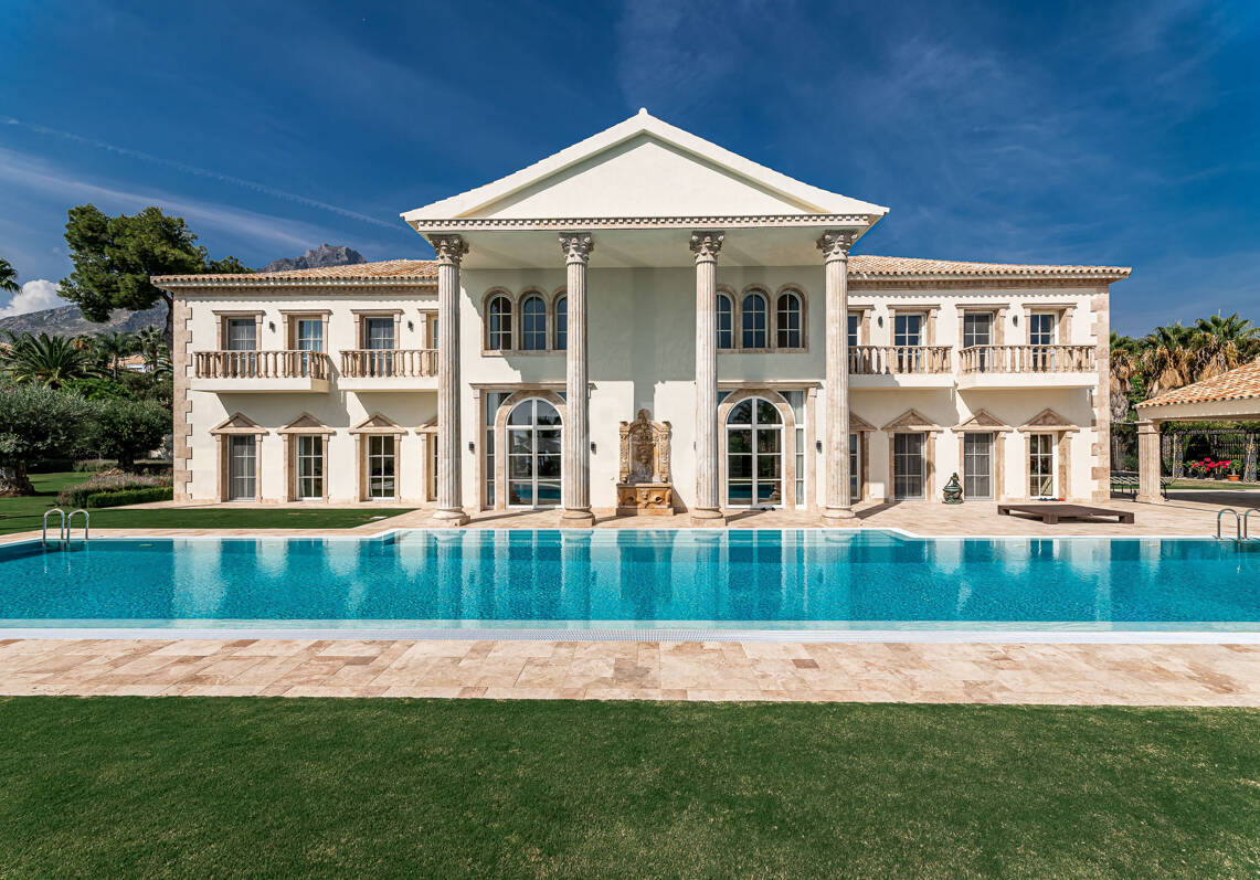 Wyjątkowy Palatial Estate z Grand Interior w Sierra Blanca, Marbella