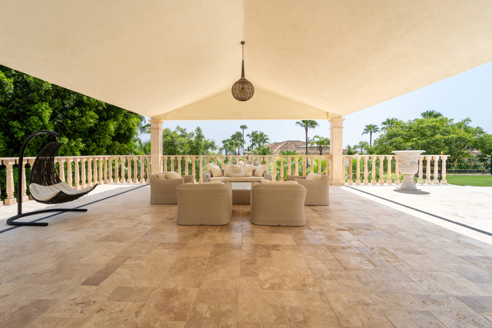 Wyjątkowy Palatial Estate z Grand Interior w Sierra Blanca, Marbella