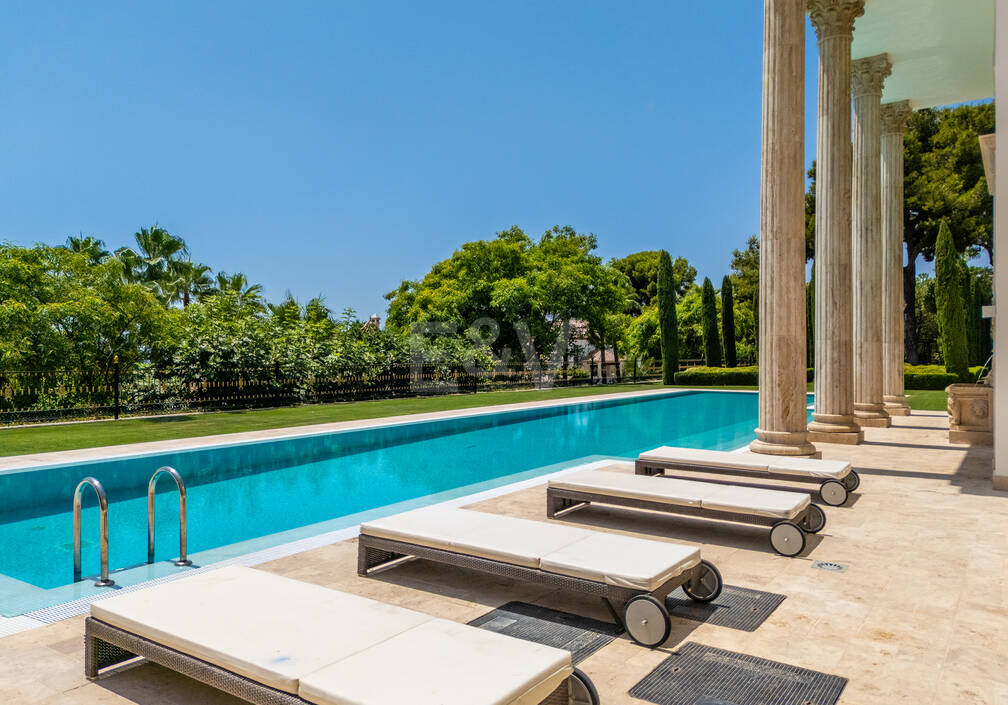 Wyjątkowy Palatial Estate z Grand Interior w Sierra Blanca, Marbella