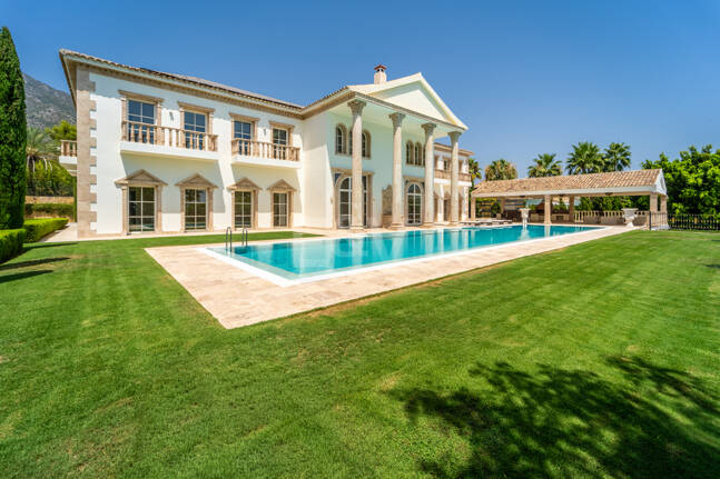 Wyjątkowy Palatial Estate z Grand Interior w Sierra Blanca, Marbella