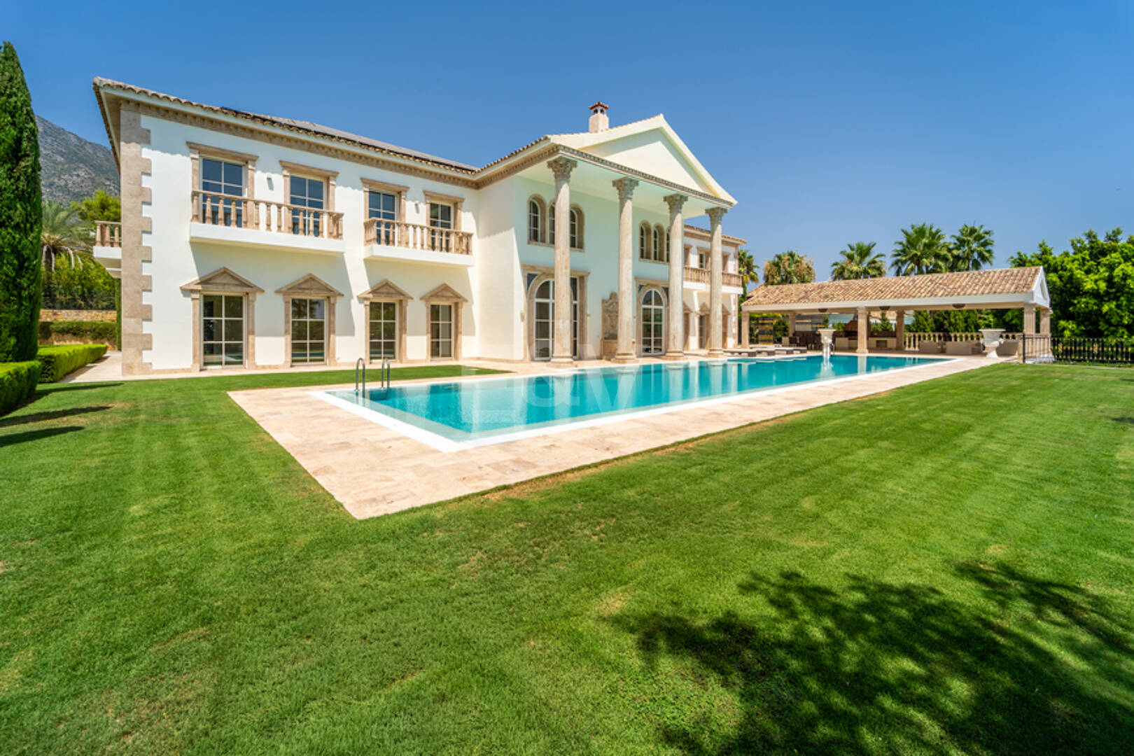 Wyjątkowy Palatial Estate z Grand Interior w Sierra Blanca, Marbella
