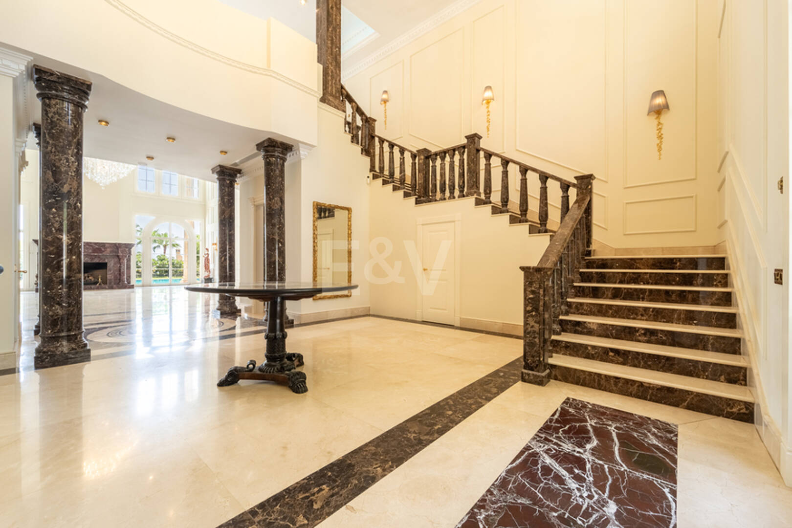 Wyjątkowy Palatial Estate z Grand Interior w Sierra Blanca, Marbella