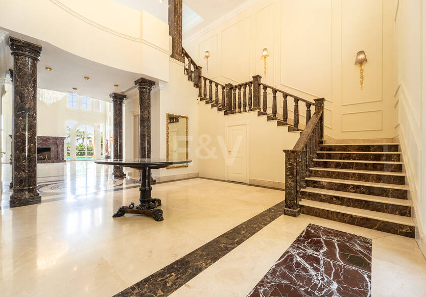 Wyjątkowy Palatial Estate z Grand Interior w Sierra Blanca, Marbella
