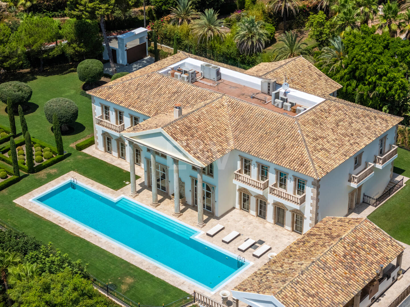 Wyjątkowy Palatial Estate z Grand Interior w Sierra Blanca, Marbella
