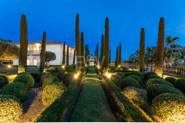 Wyjątkowy Palatial Estate z Grand Interior w Sierra Blanca, Marbella