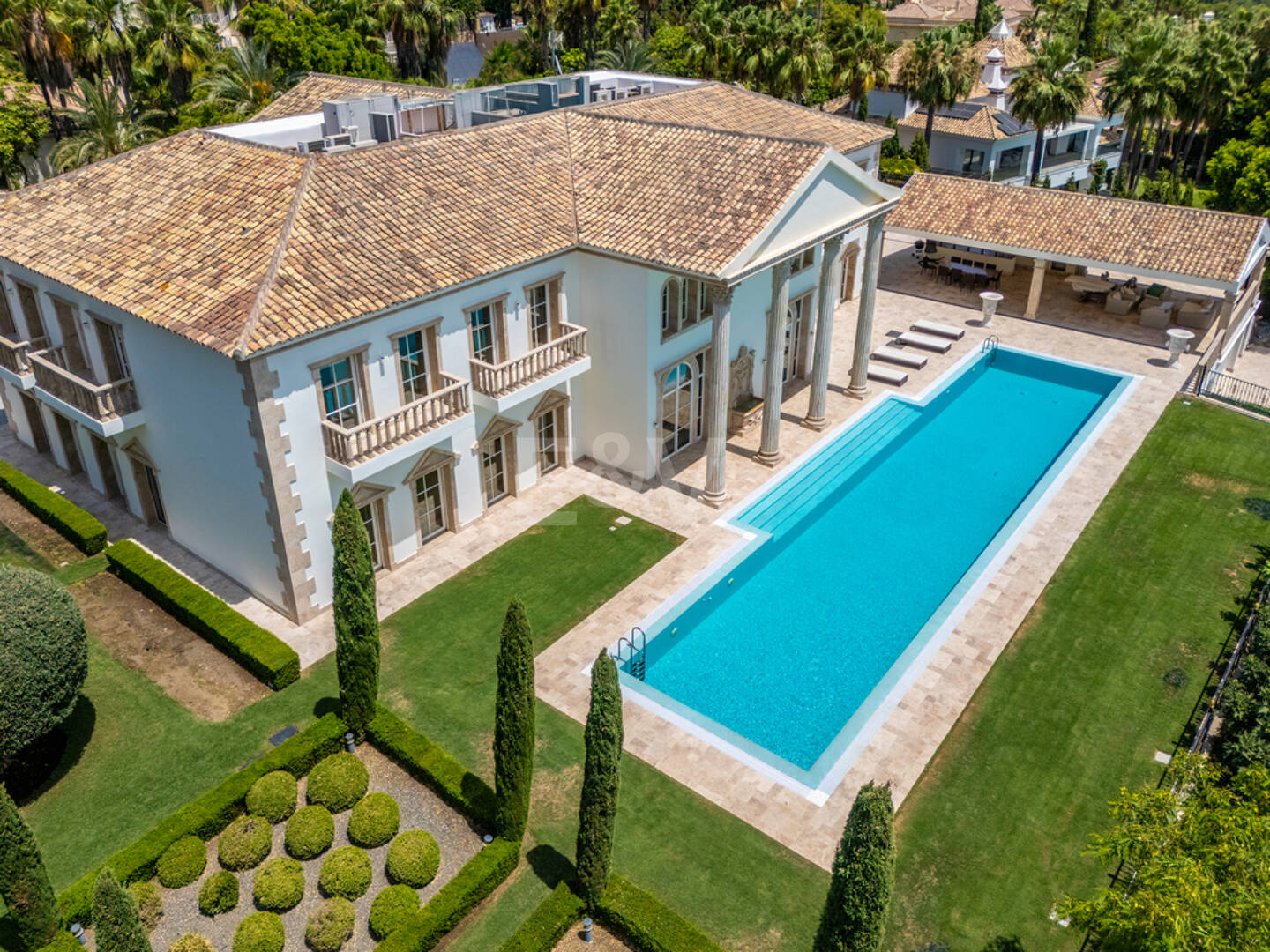 Wyjątkowy Palatial Estate z Grand Interior w Sierra Blanca, Marbella