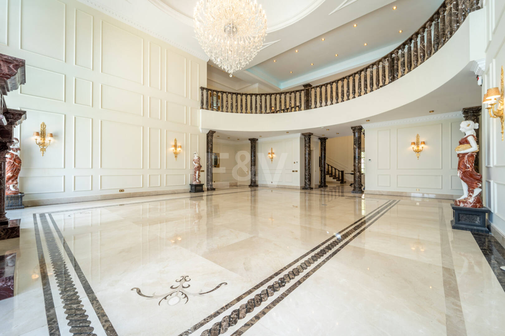 Wyjątkowy Palatial Estate z Grand Interior w Sierra Blanca, Marbella