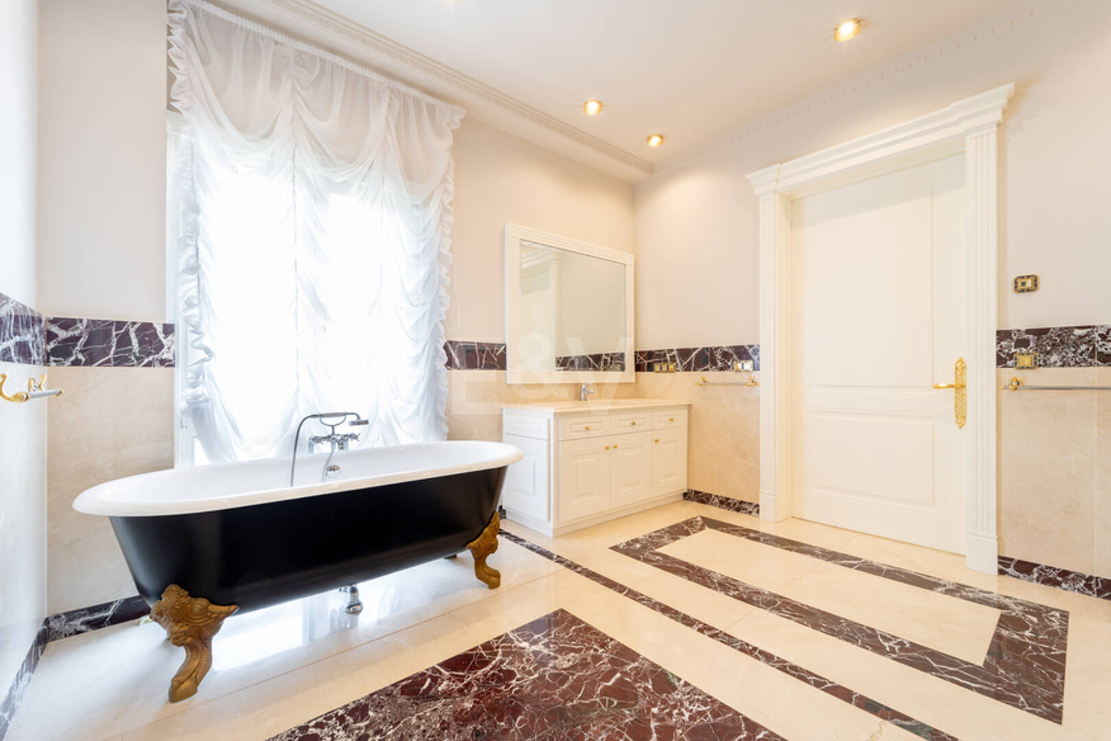 Wyjątkowy Palatial Estate z Grand Interior w Sierra Blanca, Marbella