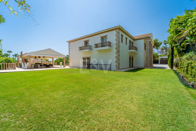 Wyjątkowy Palatial Estate z Grand Interior w Sierra Blanca, Marbella