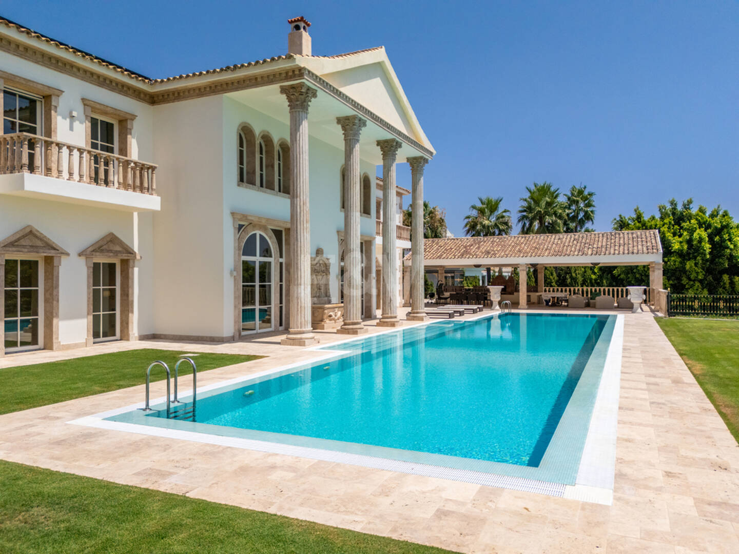Wyjątkowy Palatial Estate z Grand Interior w Sierra Blanca, Marbella