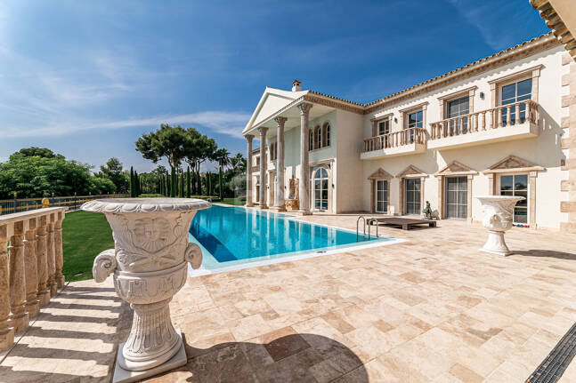 Wyjątkowy Palatial Estate z Grand Interior w Sierra Blanca, Marbella