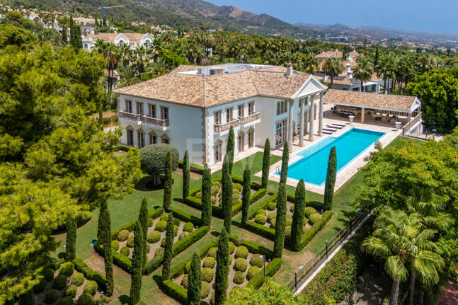 Wyjątkowy Palatial Estate z Grand Interior w Sierra Blanca, Marbella