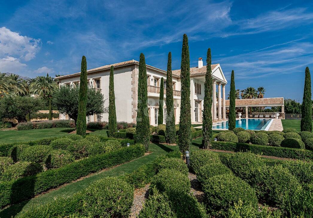 Wyjątkowy Palatial Estate z Grand Interior w Sierra Blanca, Marbella